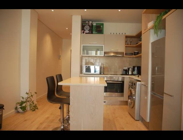 1 BEDROOM APARTMENT FOR SALE IN CAPE TOWN CITY CENTRE